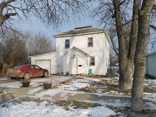Primary Photo - 3 br, 1 bath House - 914 E 3rd St.