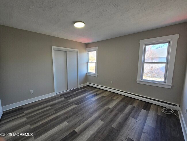 Building Photo - 1501-1503-1503 Bangs Ave