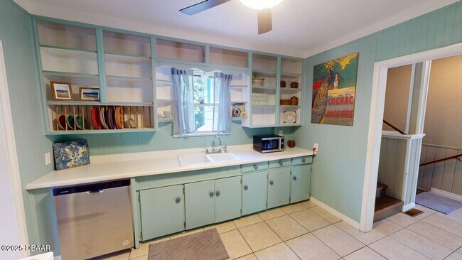 Building Photo - 425 Wisteria Rd