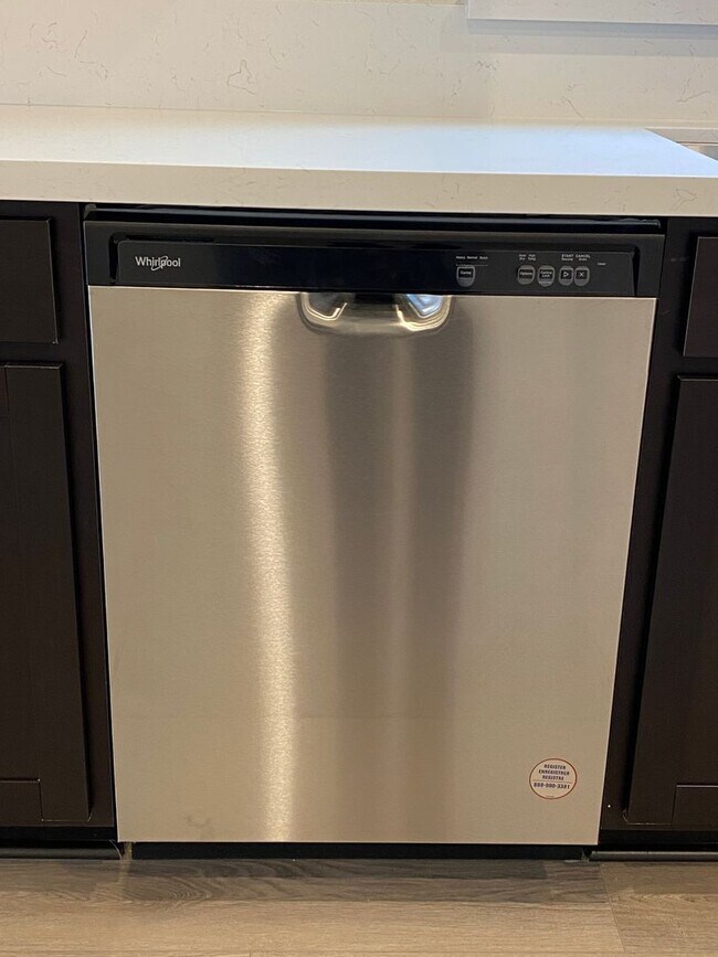 Building Photo - Available NOW - Beautiful and NEW 4 bed / 2 Bath