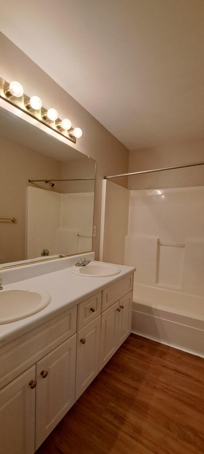 Building Photo - 4708 Brookwood Dr