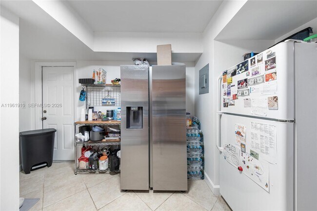 Building Photo - 9971 W Bay Harbor Dr