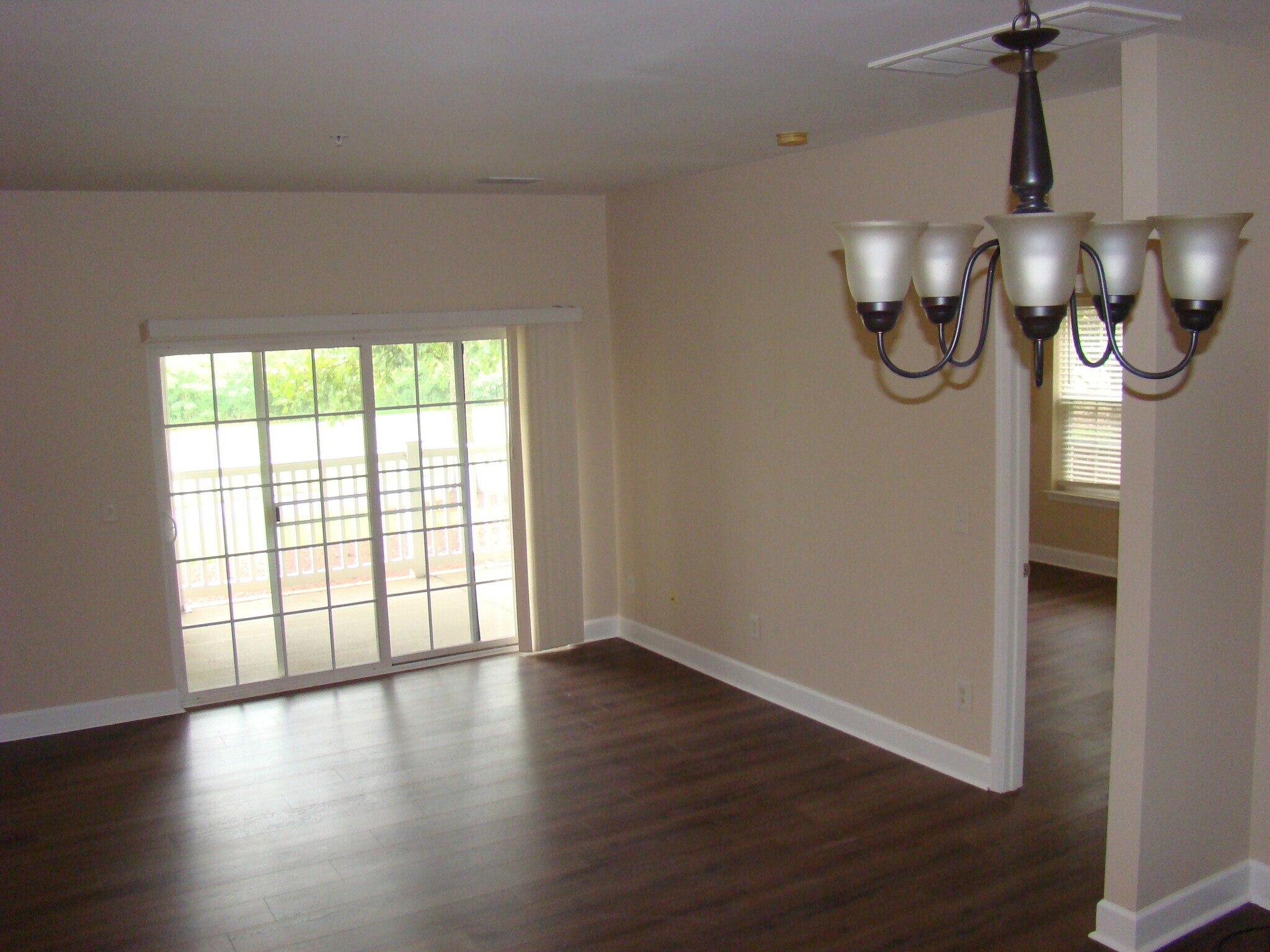 Living Room - 8401 Callabee Way