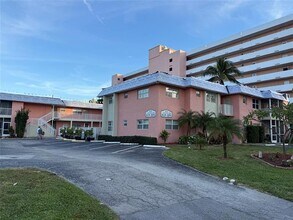 Building Photo - 1450 N Riverside Dr