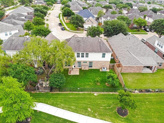 Building Photo - 15131 Live Oak Bend Way