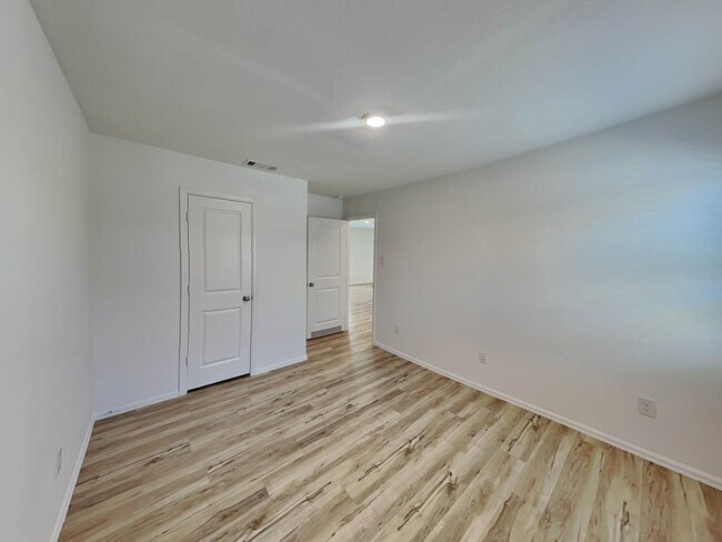 Building Photo - 22255 Stoney Ravine Dr