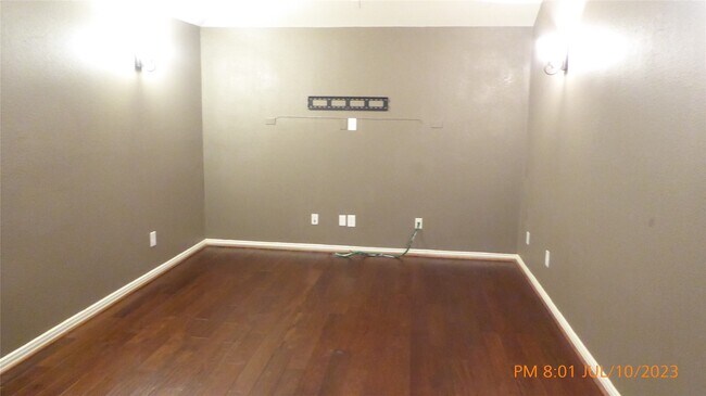 Building Photo - 21710 Avalon Queen Dr