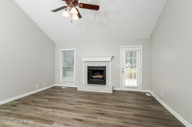 Building Photo - 10714 English Oak Ct