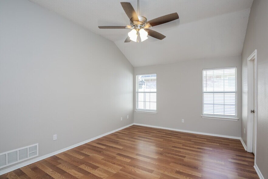 Building Photo - 808 Dawson St