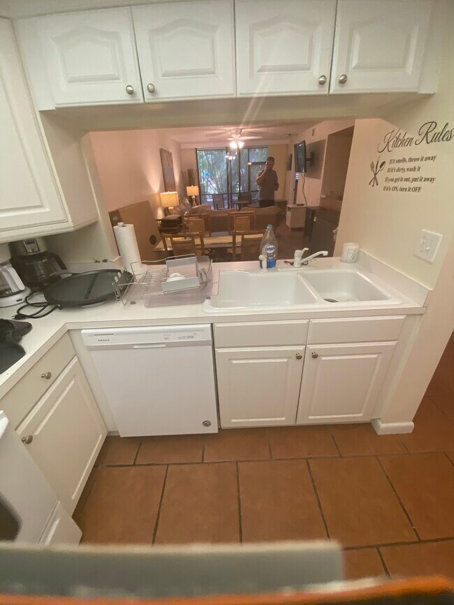 Building Photo - 600 Egret Cir