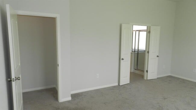 Building Photo - 12012 Reindeer Dr