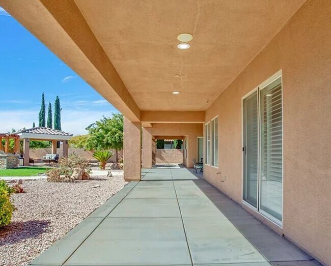 Building Photo - Luxury Home at Stonebrook Estates- Gated C...