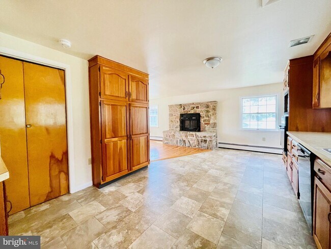 Building Photo - 288 Oxford Rd