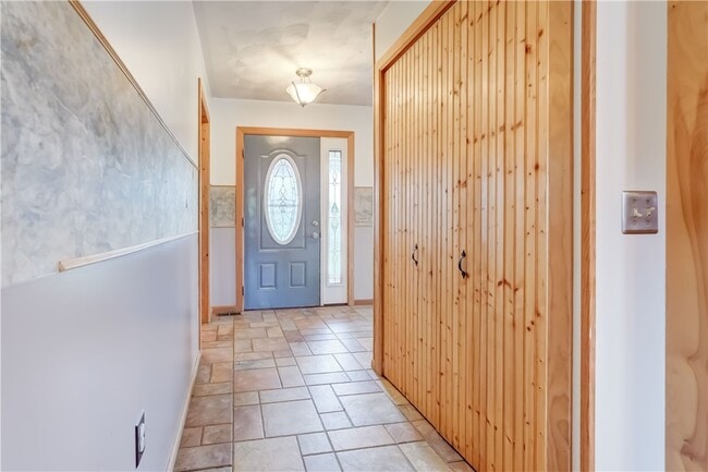 Building Photo - 681 NY-364