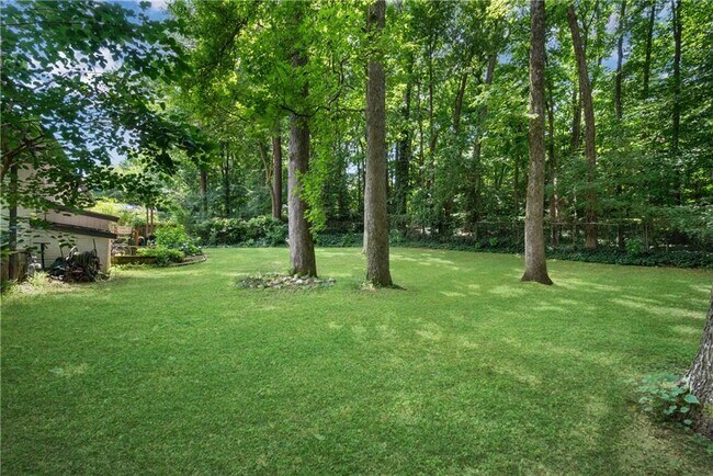Building Photo - 2481 McCurdy Way