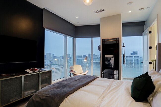 Building Photo - 4521 San Felipe St