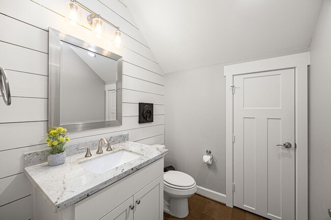 Building Photo - 2307 Langston St