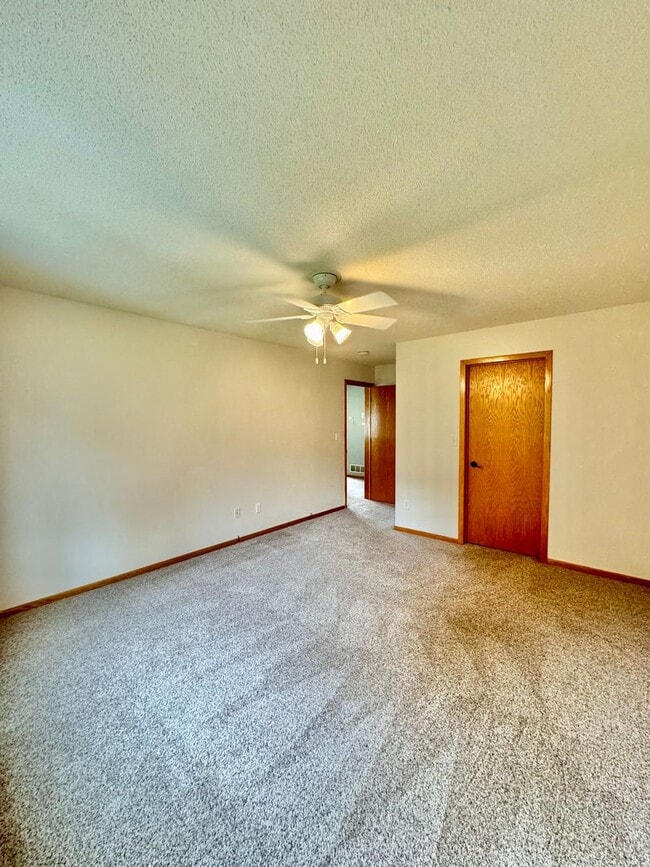 Building Photo - 4851 Tee Ct SW