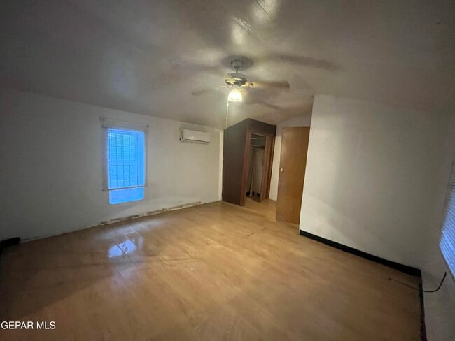 Building Photo - 6389 Salas Ln