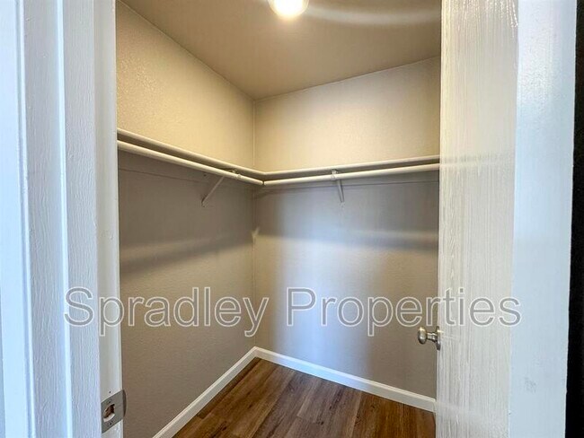 Building Photo - 608 John Paul Jones Dr