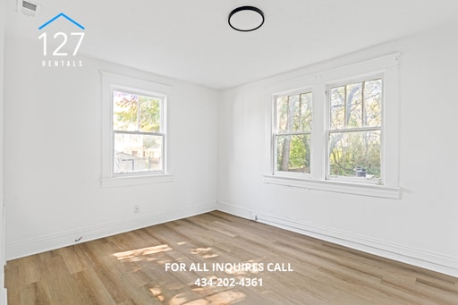 Building Photo - Comfortable 2-Bedroom Home with Central Air & Washer/Dryer Hookups