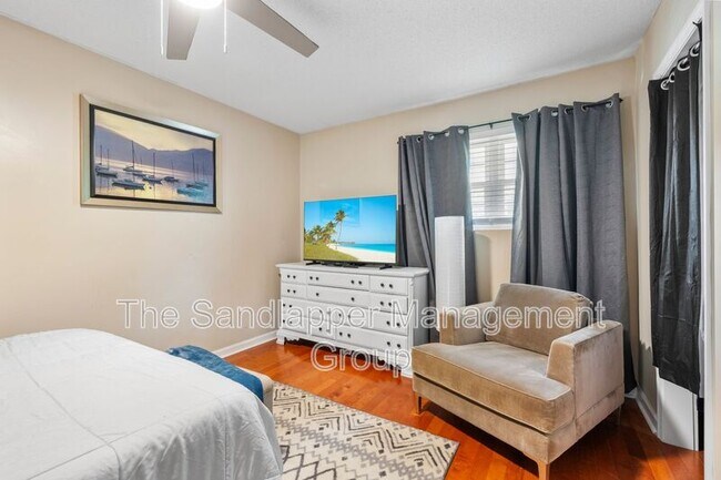 Building Photo - 507 Stinson Dr