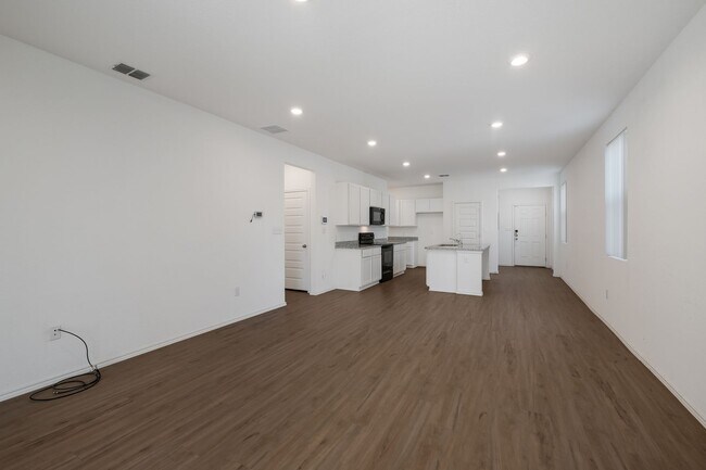 Building Photo - 3403 Rancho Primera