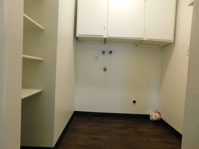 Building Photo - Single Family with Garage
