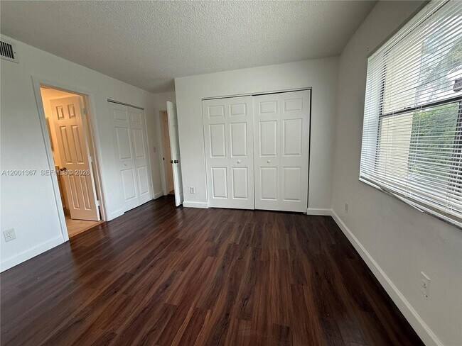 Building Photo - 11120 Royal Palm Blvd