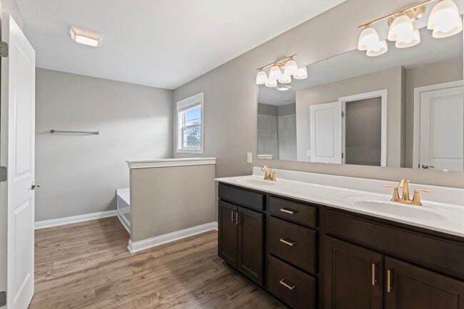 Building Photo - Fenced Yard, Zionsville Schools, Pet Friendly