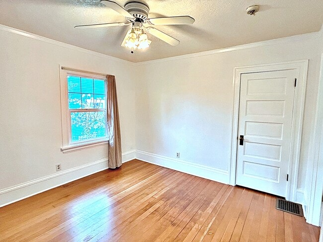 Building Photo - 858 N Stafford St