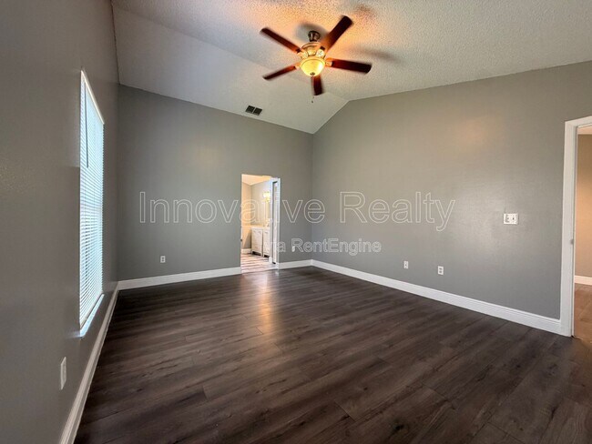 Building Photo - 1025 Derbyshire Dr