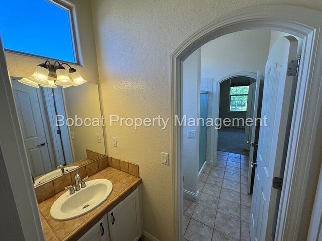 Building Photo - 1260 Flintwood Dr