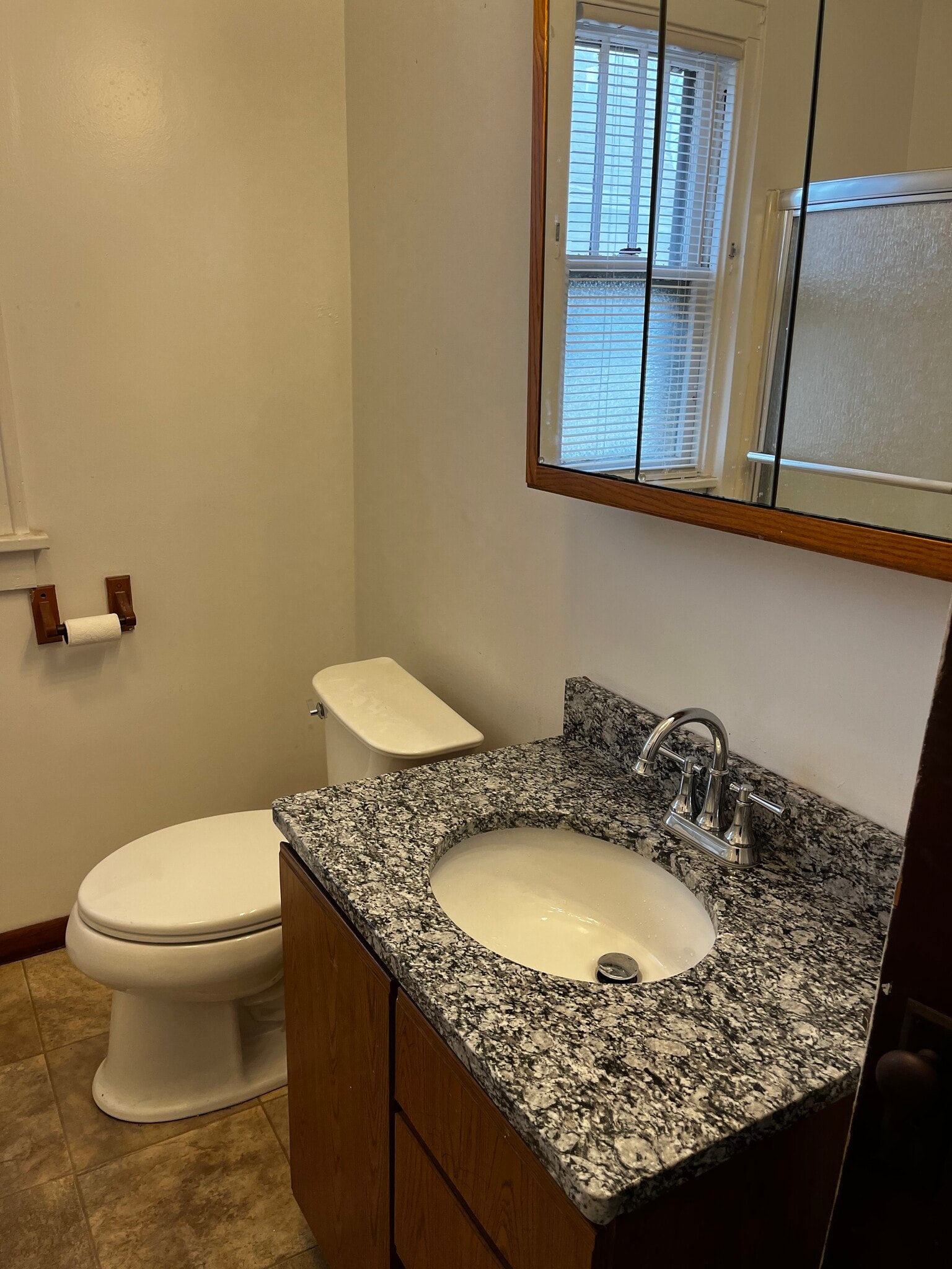 New Granite Top - 912 Iowa St