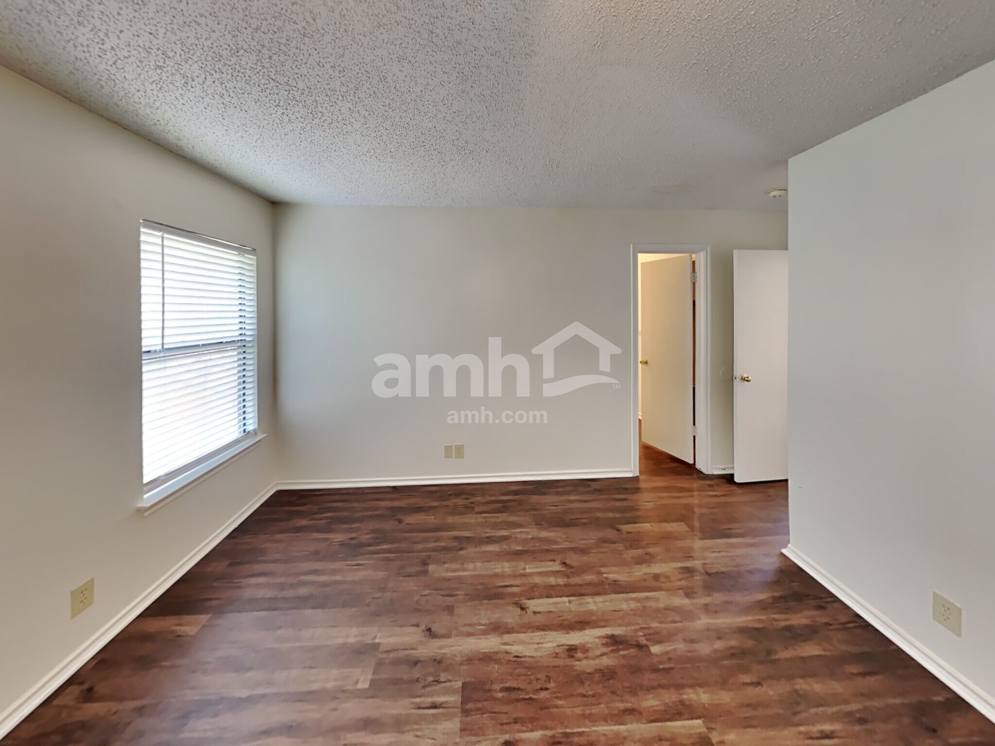 Building Photo - 8931 Kenton Briar