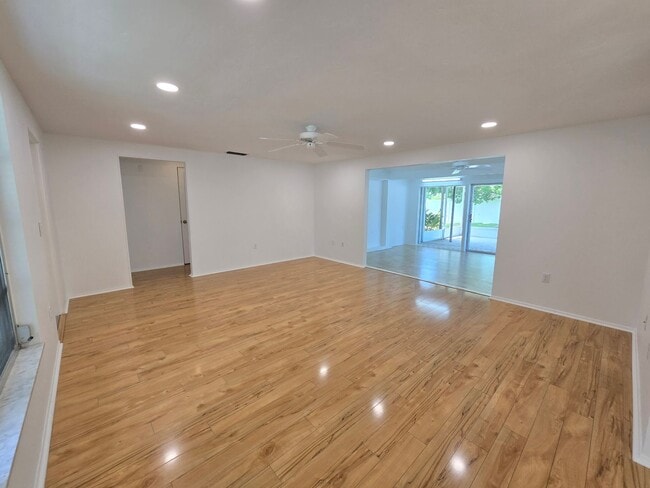 Building Photo - Charming 2 Bed / 2 Bath Home in Venice Gar...
