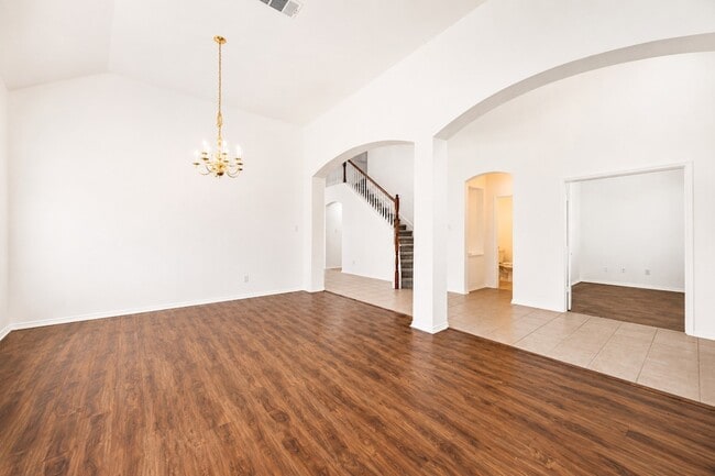 Building Photo - 10057 Wyndbrook Dr