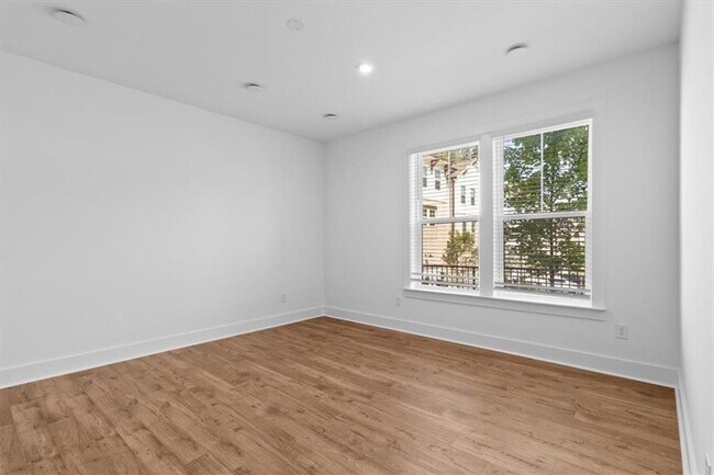 Building Photo - 3376 Macaiva Aly