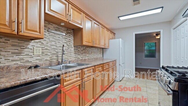 Building Photo - 4515 Flamingo Rd