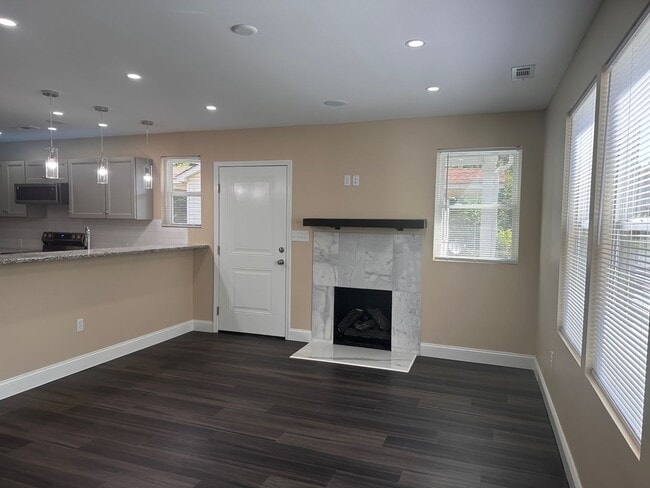 Building Photo - 415 Highland Ave