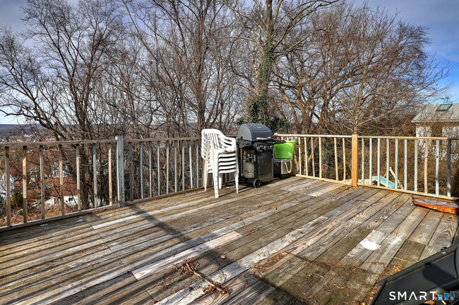 Building Photo - 42 Highland Ave