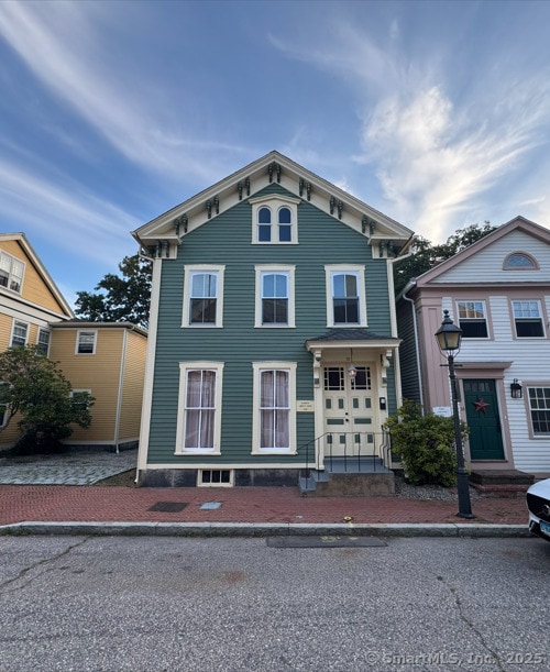 Primary Photo - 32 Starr St