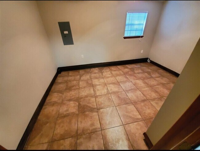Building Photo - 8826 Minnow Creek Dr