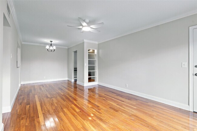 Building Photo - 140 Cypress Club Dr