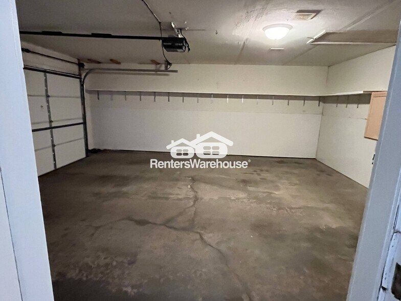 Building Photo - 15870 Griffon Path