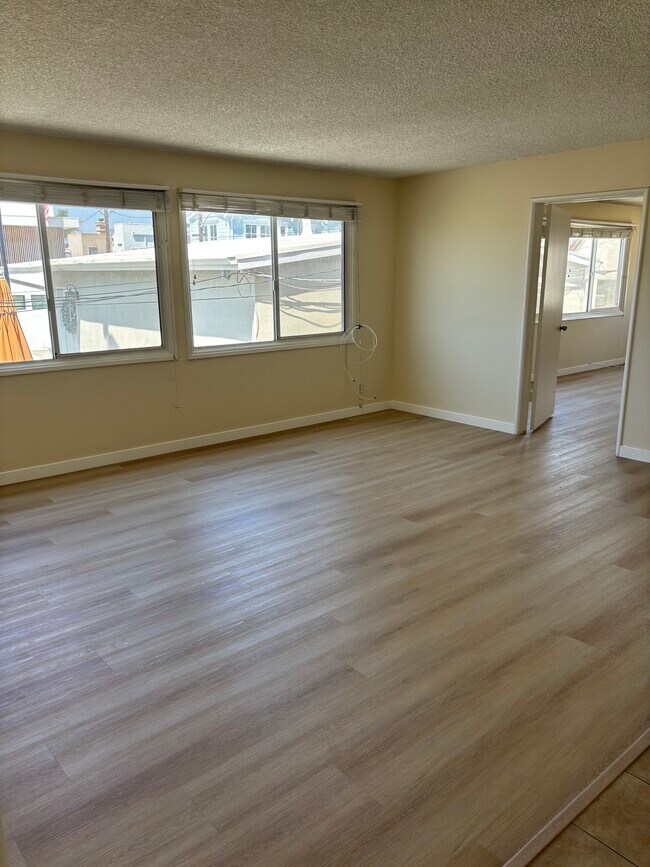 Building Photo - 317 Longfellow Ave