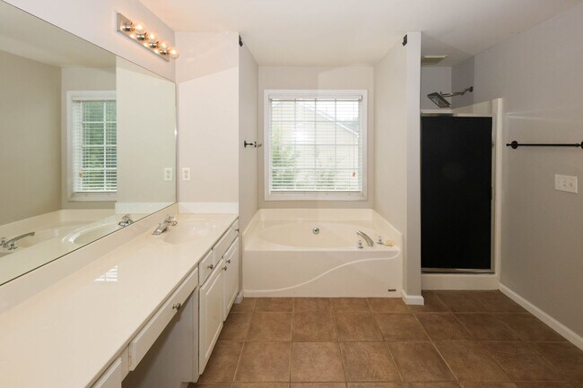 Building Photo - 2895 Haynes Club Cir SW