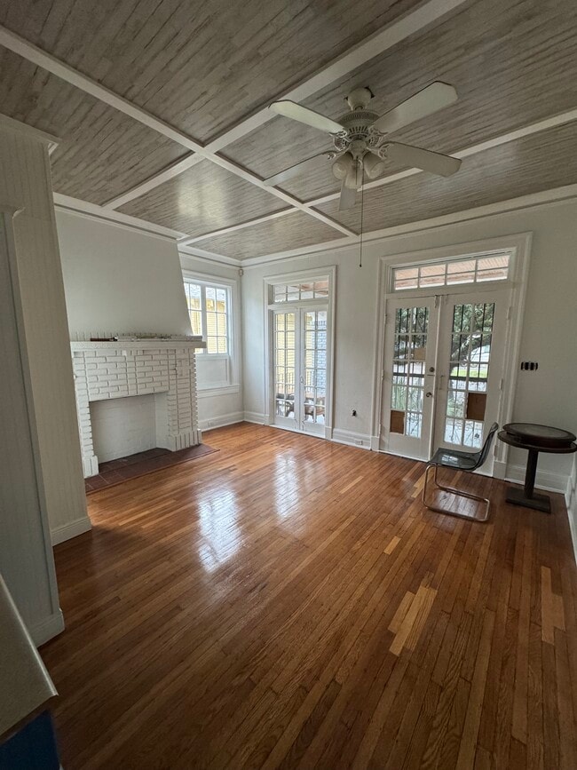 Building Photo - 4223 S Carrollton Ave