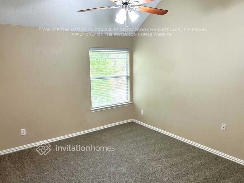 Building Photo - 7997 Greenvalley Ln