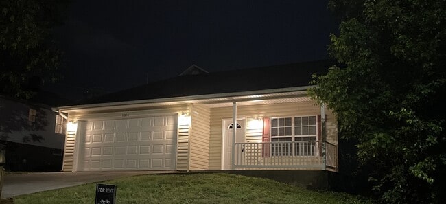 Building Photo - 1304 Goldleaf St